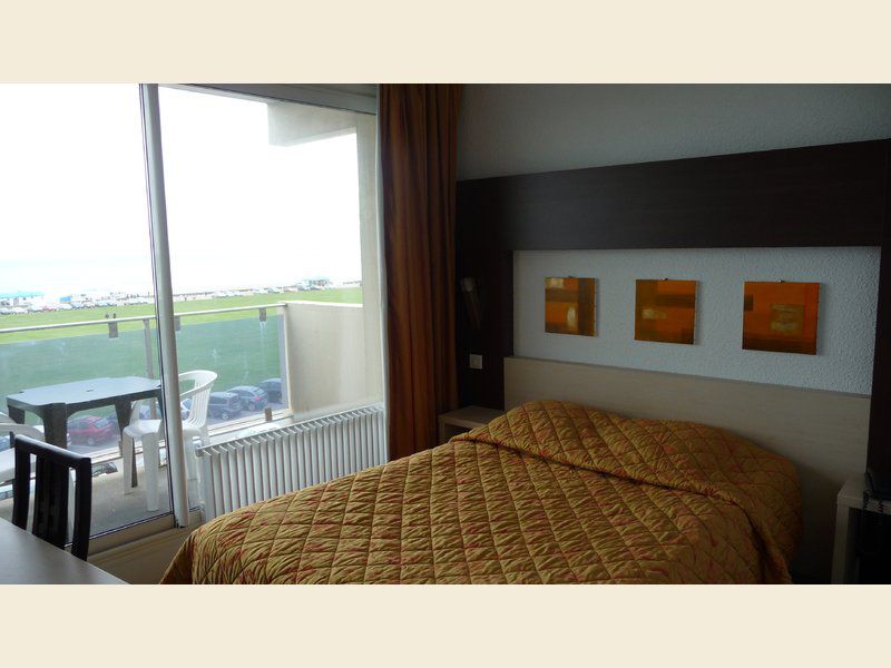 Hotel Windsor Contact Hotel ดิเอป ภายนอก รูปภาพ