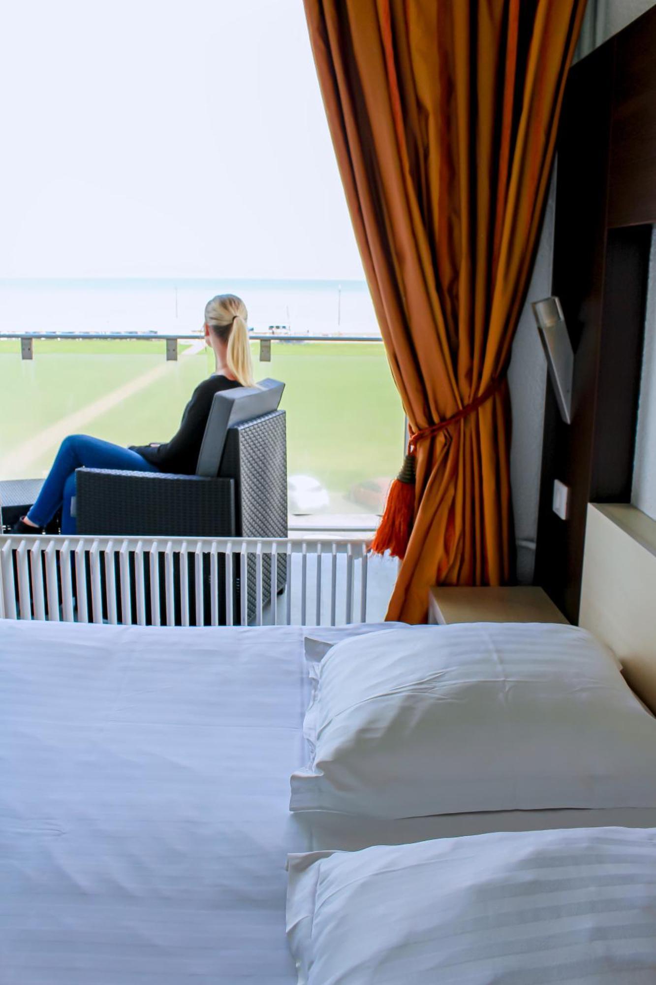 Hotel Windsor Contact Hotel ดิเอป ภายนอก รูปภาพ