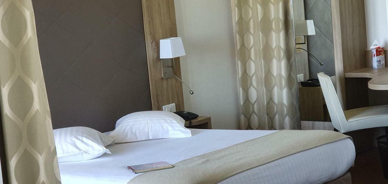 Hotel Windsor Contact Hotel ดิเอป ภายนอก รูปภาพ